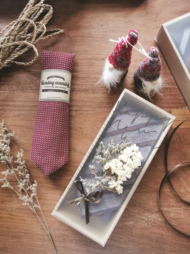 【订制礼品】礼品包装盒 - 全新设计（适用于 1 条领带） - 包装材料 - 塑料 多色