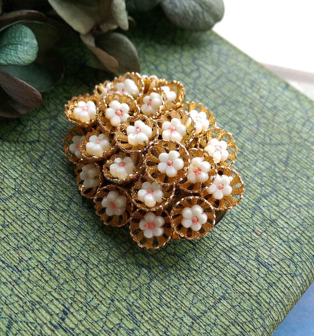 【西洋古董饰品 】西德制 花蕾 金色调 繁花 小花 可爱 别针 胸针 - 胸针 - 其他金属 金色