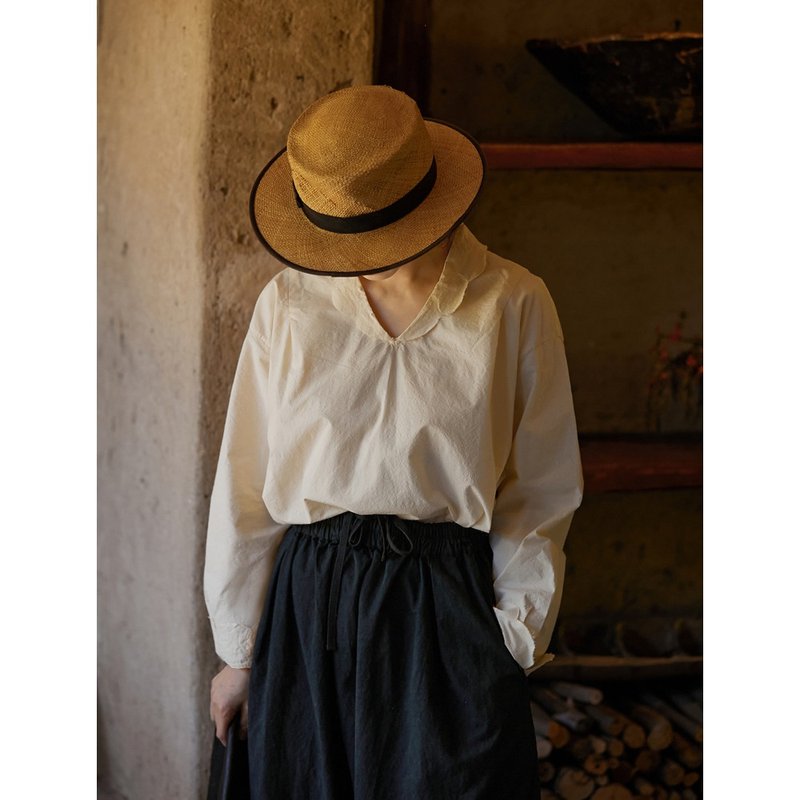 胚米色棉花朵领中古气质套头衫 - 女装衬衫 - 棉．麻 