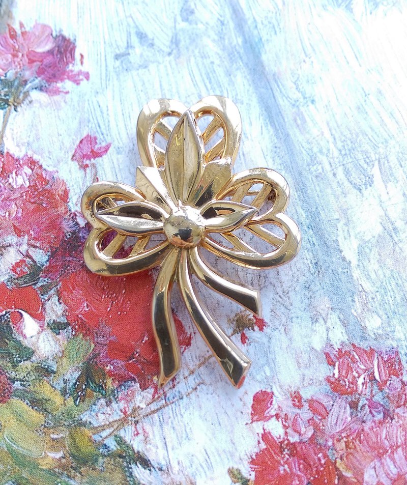 Vintage Jewelry 西洋古董饰品 金色调 优雅 幸运草 花束 别针 - 徽章/别针 - 其他金属 金色