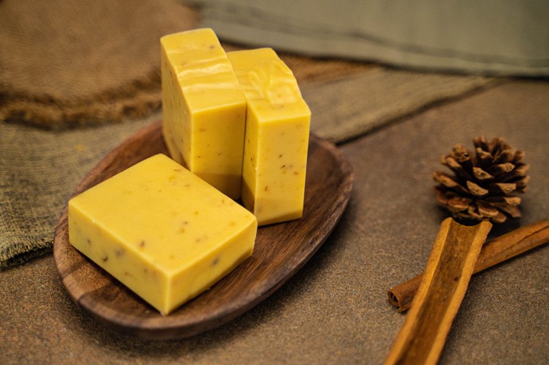 回旋曲|金盏菊修护手工皂 - 肥皂/手工皂 - 精油 金色