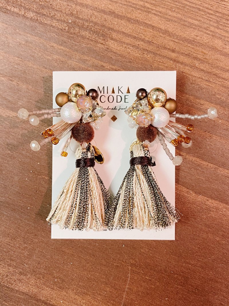 【秋冬新时尚】【啡色短版】 手工串珠 多种戴法 金啡色流苏 日本 - 耳环/耳夹 - 其他材质 咖啡色