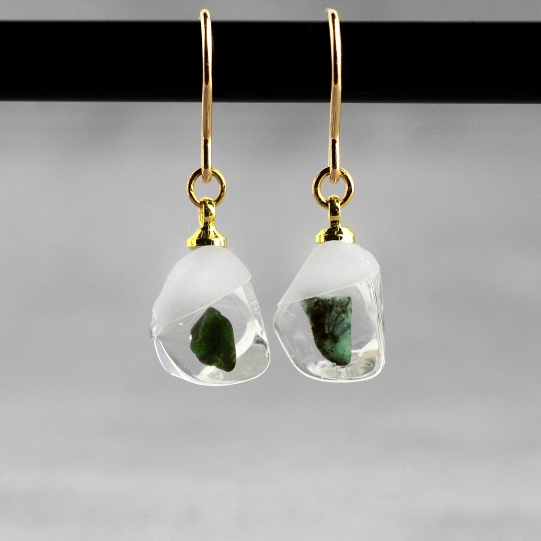Limited 1 set/ emerald, Clip-On, simple, resin, birthday gift, made in Japan - 耳环/耳夹 - 宝石 绿色