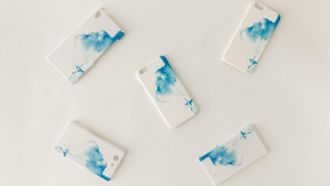[Made to order] Smartphone Case "Blue, Clouds" - 吊饰 - 塑料 