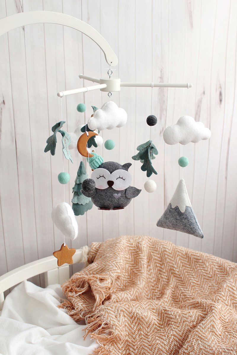 Grey owl in the forest baby boy and girl crib mobile, Woodland nursery mobile - 玩具/玩偶 - 环保材料 多色