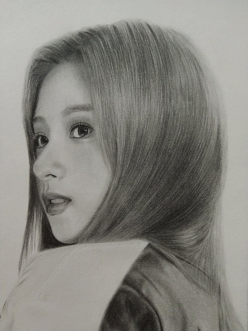 铅笔素描 / 人像素描 / 女性半身 / 含框 - 订制画像 - 纸 