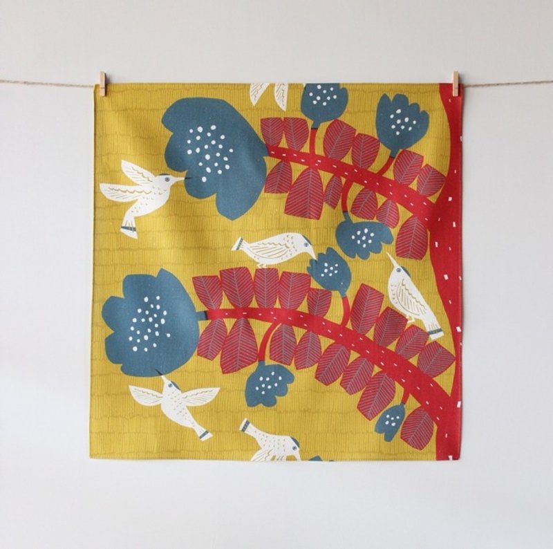 KATA KATA ハチドリ型染印花方巾 _蜂鸟_黄色 -52x52cm - 丝巾 - 棉．麻 黄色