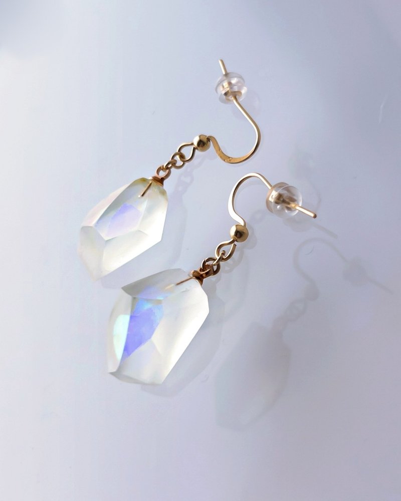 Frames 垂坠耳夹 / Fragment / 爱丽丝梦游仙境_雾面透明 7-b - 耳环/耳夹 - 树脂 红色