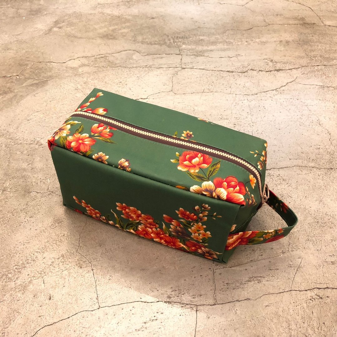 防水化妆包-大 万用/外出/环保 台湾手工包袋 (日本防水布料) - 化妆包/杂物包 - 防水材质 