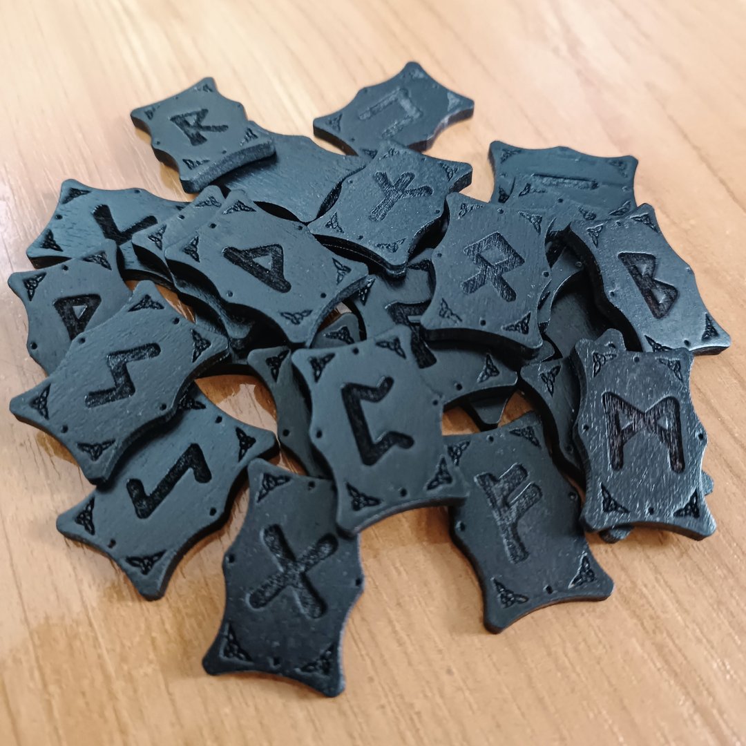 Wooden Runic Set, Futhark Runes - 桌游/玩具 - 木头 