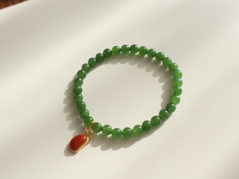 6mm天然和田玉 /和阗玉-碧玉. 银镶南红豆豆设计单圈手串手链s - 手链/手环 - 玉石 绿色