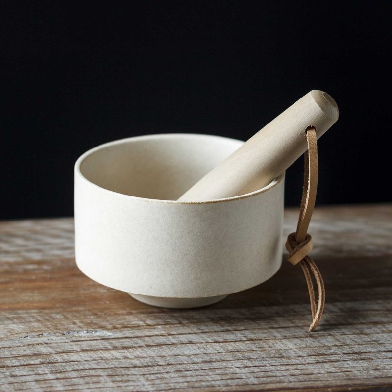 日本美浓烧 Yamatsu 抹茶碗 白练 Silk White 附木制搅拌棒 - 茶具/茶杯 - 陶 白色