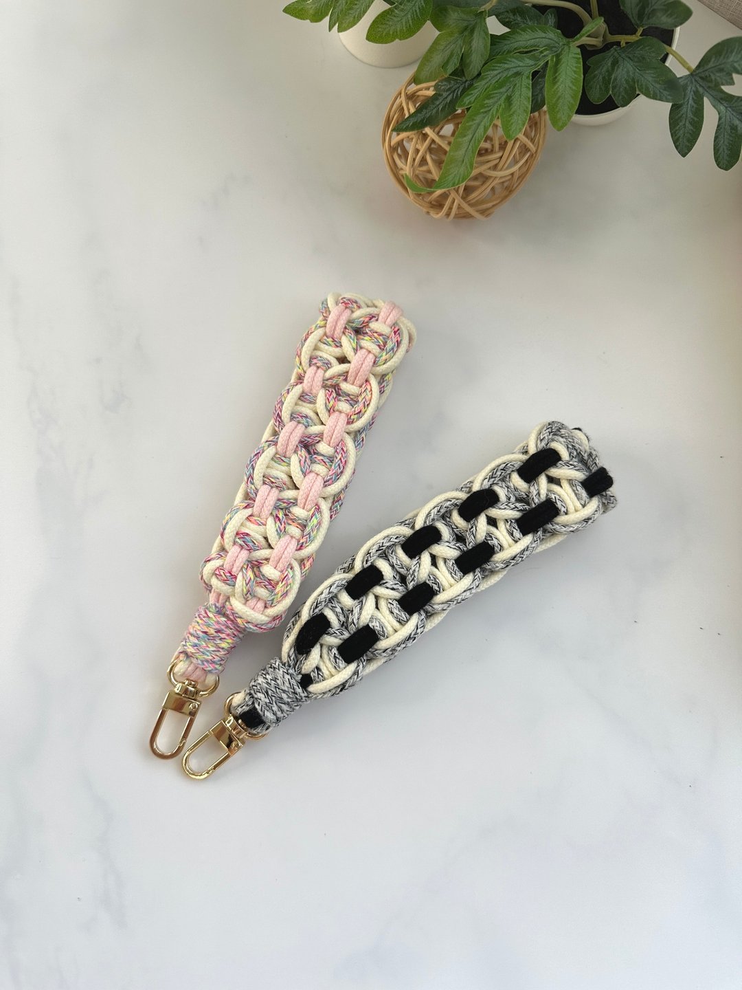 SS编织手腕绳。钥匙挂绳/证件挂绳/包包吊饰/Macrame - 挂绳/吊绳 - 棉 多色