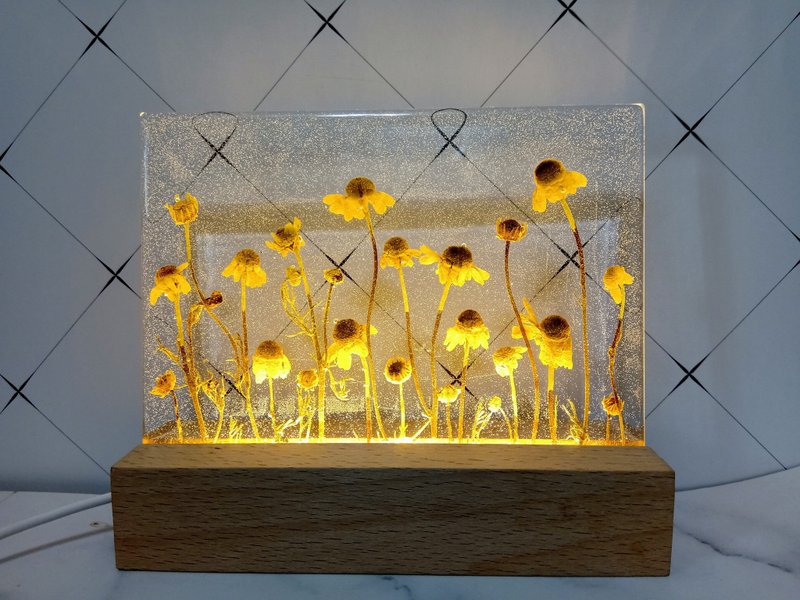 手作押花疗愈LED小夜灯 - 小花小夜灯 - 灯具/灯饰 - 玻璃 黄色