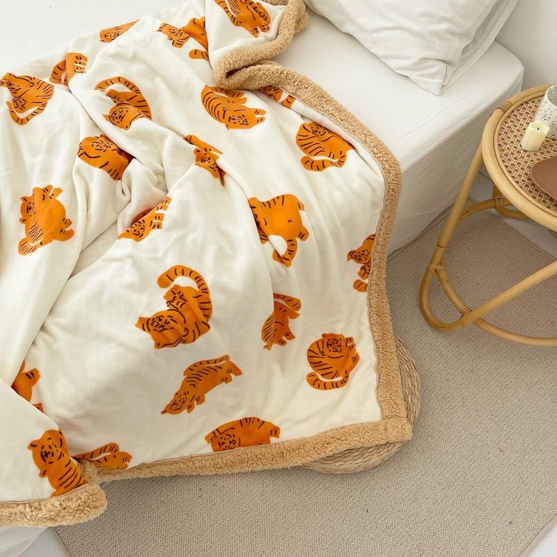 嗷呜 虎年原创奶油绒毛毯羊羔绒双层加厚实用午休沙发盖毯奶胖虎 - 被子/毛毯 - 其他材质 