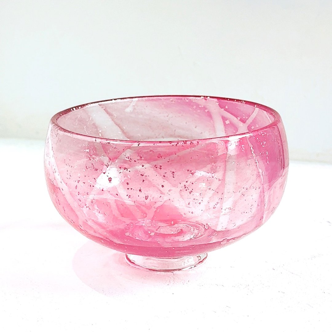 玻璃抹茶碗，茶道用具，【凛】色泽与银箔的片口抹茶碗，粉色 / 可用热水，附礼盒 - 碗 - 玻璃 粉红色