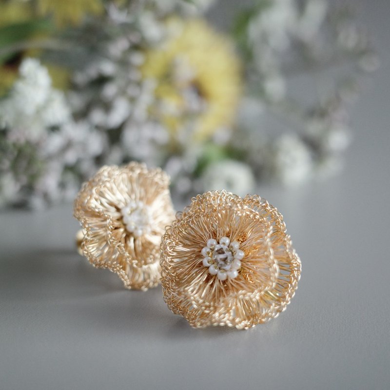 结花 -YUIKA- 哈基玛钻石耳环　gold color - 耳环/耳夹 - 宝石 金色