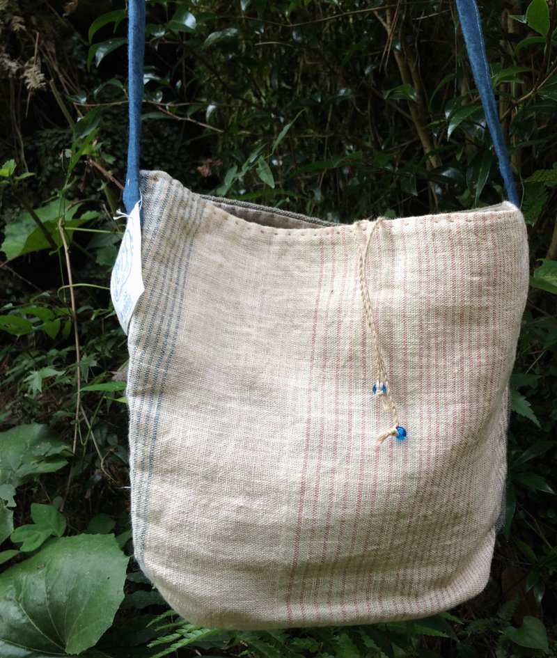 Hand-woven Henpumachi with shoulder bag - 侧背包/斜挎包 - 棉．麻 多色