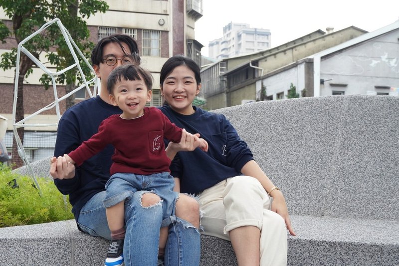 长颈龙刺绣亲子上衣 小孩款 - 亲子装 - 棉．麻 红色