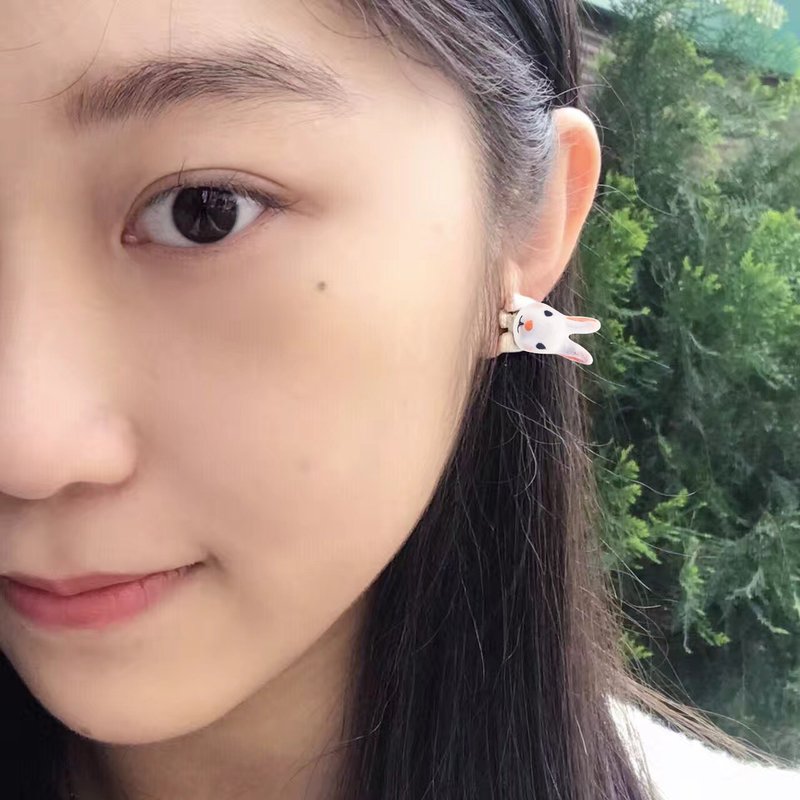 探出脑袋的小兔子耳夹 - 耳环/耳夹 - 粘土 白色