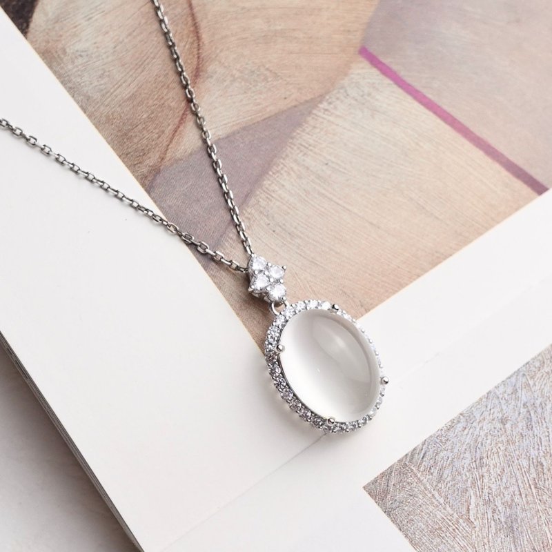 12克拉 天然猫眼月光石 水润透白 晶体透润 高雅气质 纯银项链 - 项链 - 纯银 透明