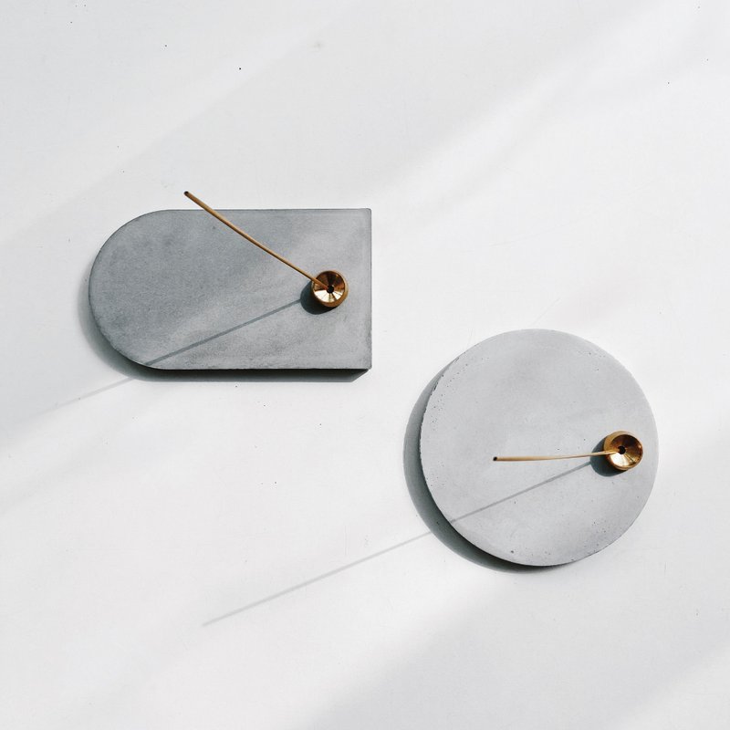 MIST 雾光 | 极简黄铜水泥线香盘・饰盘 - 香薰/精油/线香 - 水泥 灰色