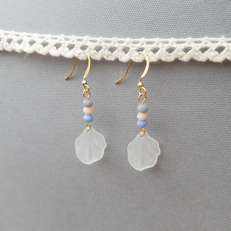 磨砂花瓣 耳环 耳勾 (一对) - 耳环/耳夹 - 其他金属 白色