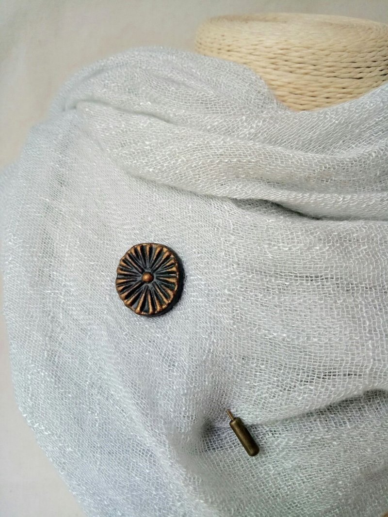 黑金花长尾陶别针 - 胸针 - 陶 黑色