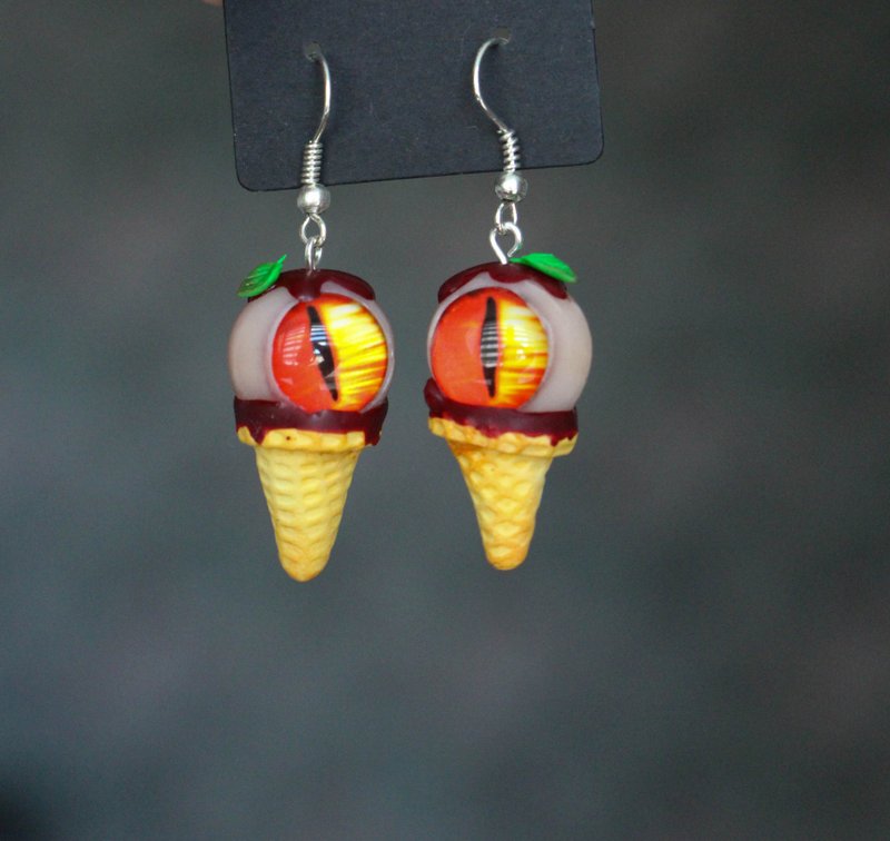 Halloween Earrings, Goth earrings, Funky earrings - 耳环/耳夹 - 粘土 多色
