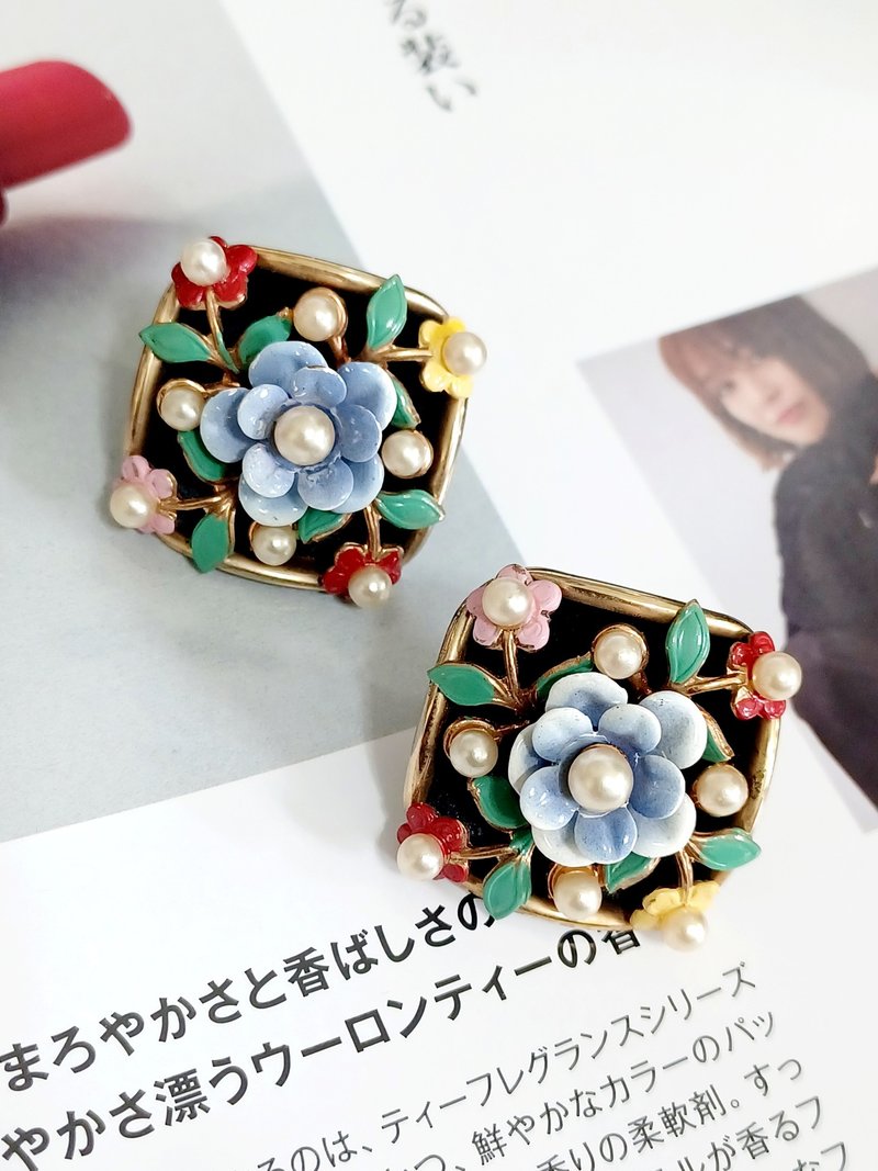 vintage jewelry古典珍品  Alice 珐琅立体珍珠花卉 夹式耳环 - 耳环/耳夹 - 其他金属 