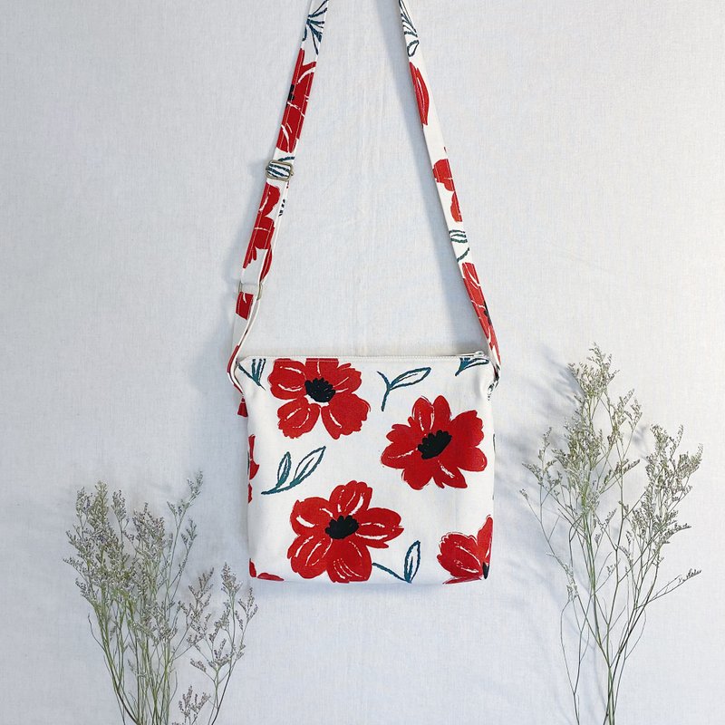 现货手作夏日小红花系列肩背包斜背包 - 侧背包/斜挎包 - 棉．麻 红色