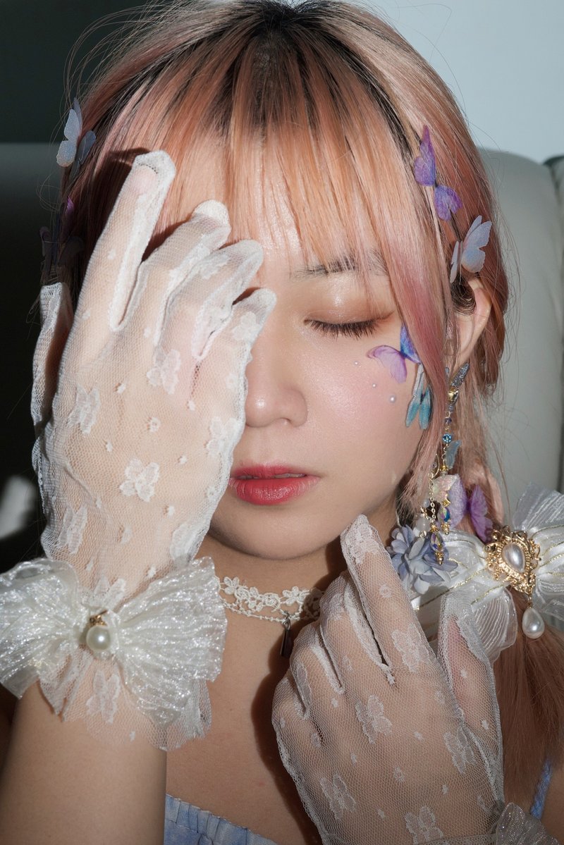 手作猫眼石蝴蝶纷飞耳环 - 耳环/耳夹 - 其他金属 蓝色