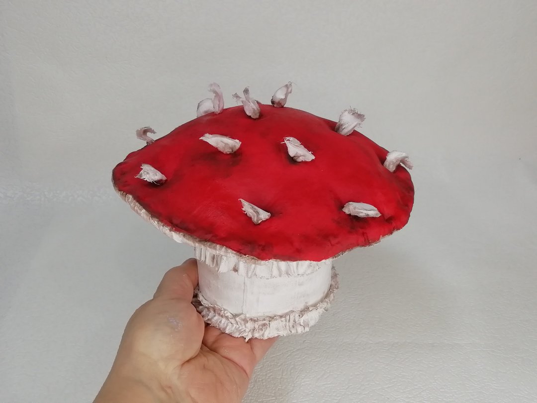 Red mushroom, Alice in Wonderland decor, hidden storage - 收纳用品 - 其他材质 红色
