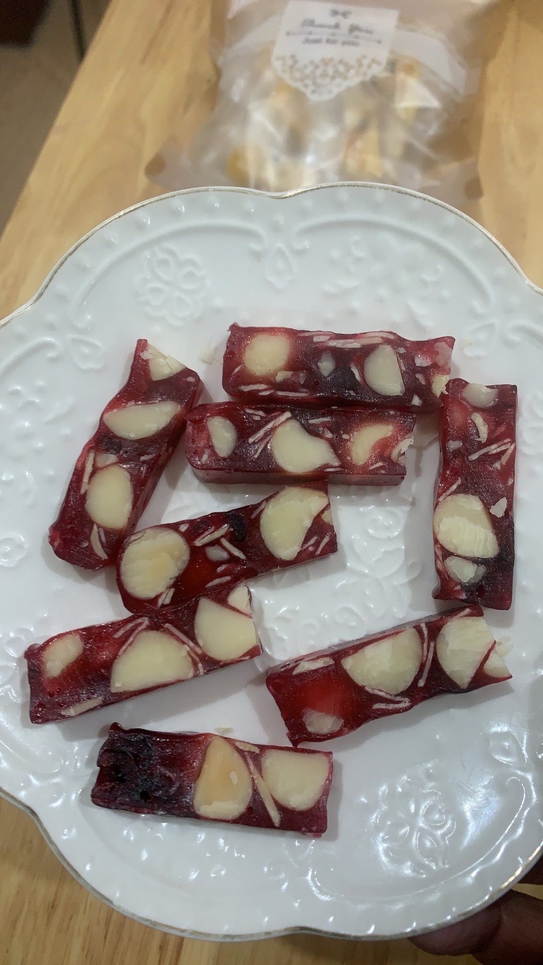 覆盆子蔓越莓夏威夷豆牛嘎糖 - 零食/点心 - 其他材质 