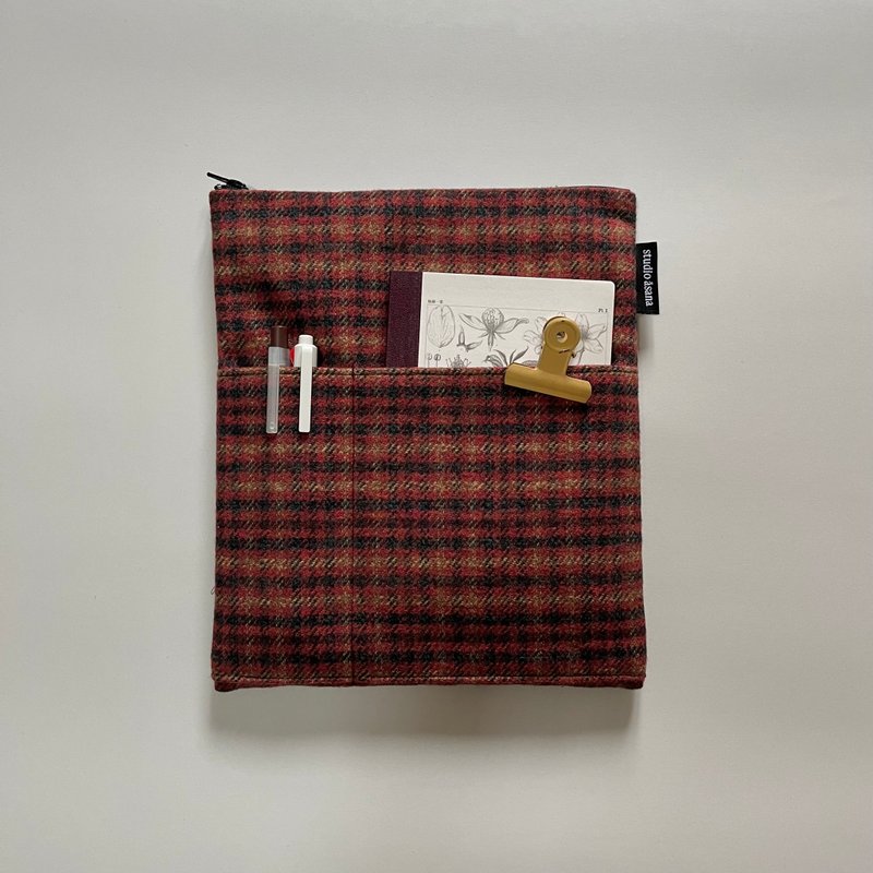 斜纹软 文具多功能收纳包 (绯红棕) - 书衣/书套 - 棉．麻 咖啡色