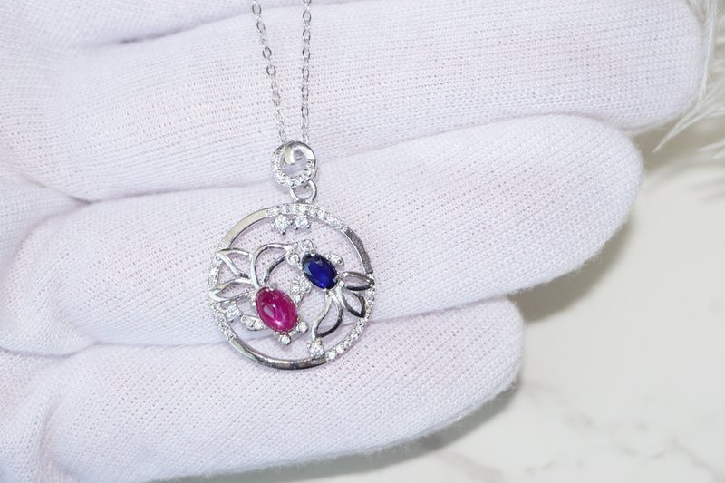 天然红宝石与蓝宝石坠饰项链，925纯银镀白K金。 - 项链 - 纯银 红色