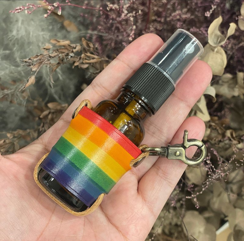 台湾现货/彩虹款酒精喷雾皮套/免费附赠玻璃喷瓶与漏斗 - 口罩 - 真皮 多色
