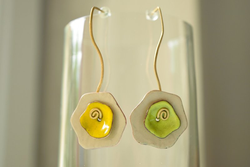 Variable And Stackable Enamel Earrings, Check the Photos and the Description - 耳环/耳夹 - 珐琅 