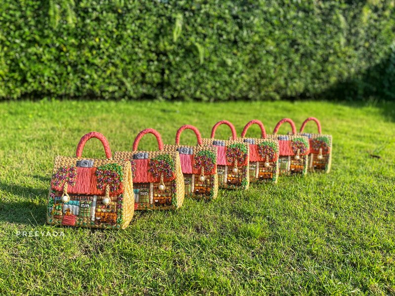 Water hyacinth bag, hand embroidered, embroidered on one side - 手提包/手提袋 - 绣线 