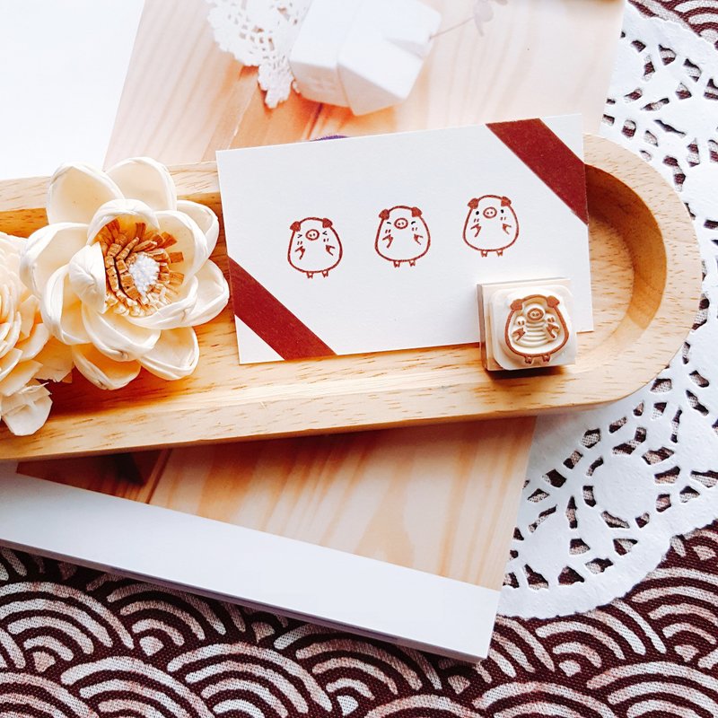 手工橡皮章－圆滚滚小胖猪　自填表情章 2X2cm - 印章/印台 - 橡胶 橘色