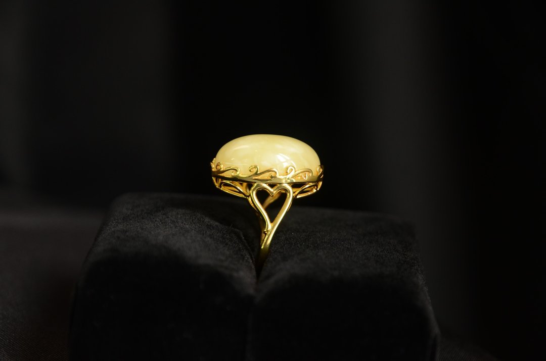 【Amber天然琥珀戒指】天然琥珀戒面925银渡金可调节优雅戒指 - 戒指 - 半宝石 黄色