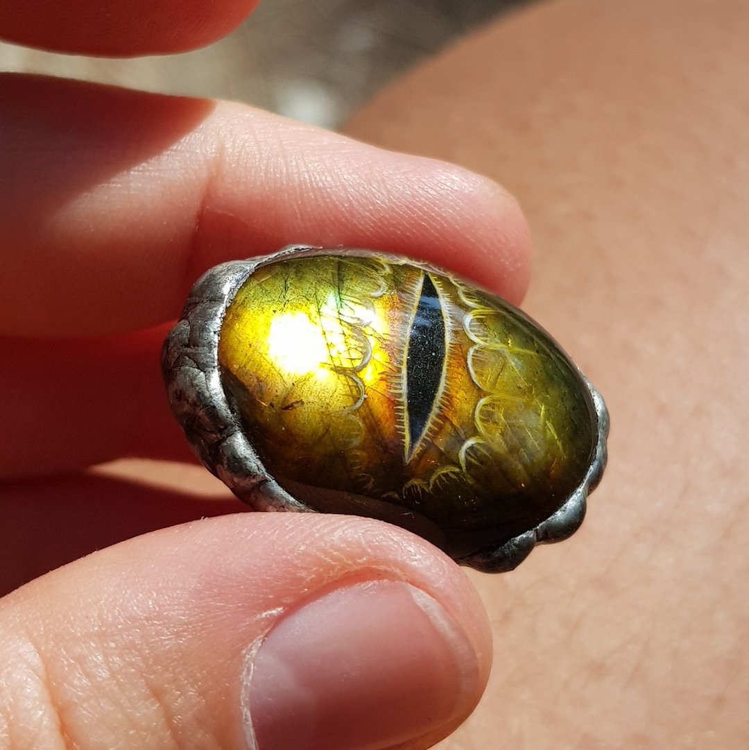 龙眼或蛇眼戒指 金色拉长石戒指 宝石上的油画微缩 - 戒指 - 石头 金色