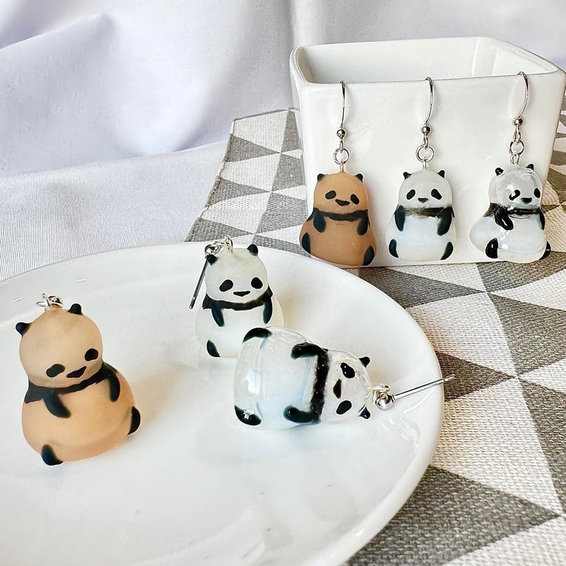 熊猫系列 | 手绘立体Q熊猫 手作耳环 耳夹 单支 - 耳环/耳夹 - 树脂 白色
