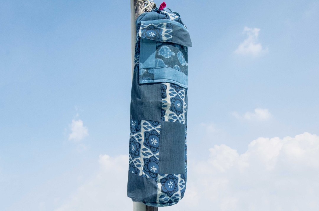 蓝染拼布瑜珈垫背包/yoga bag/瑜伽包/编织包/织布包-蓝色系天空 - 侧背包/斜挎包 - 棉 蓝色