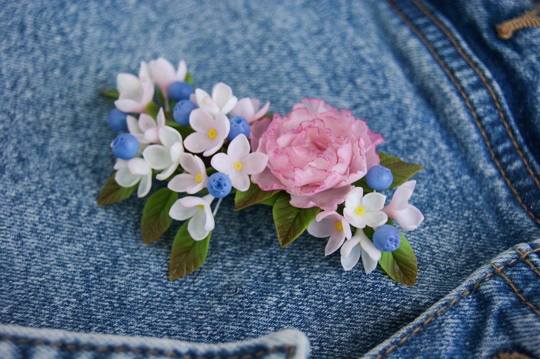 Pink peony brooch with lilac, polymer clay jewelry with flowers - 胸针 - 塑料 粉红色