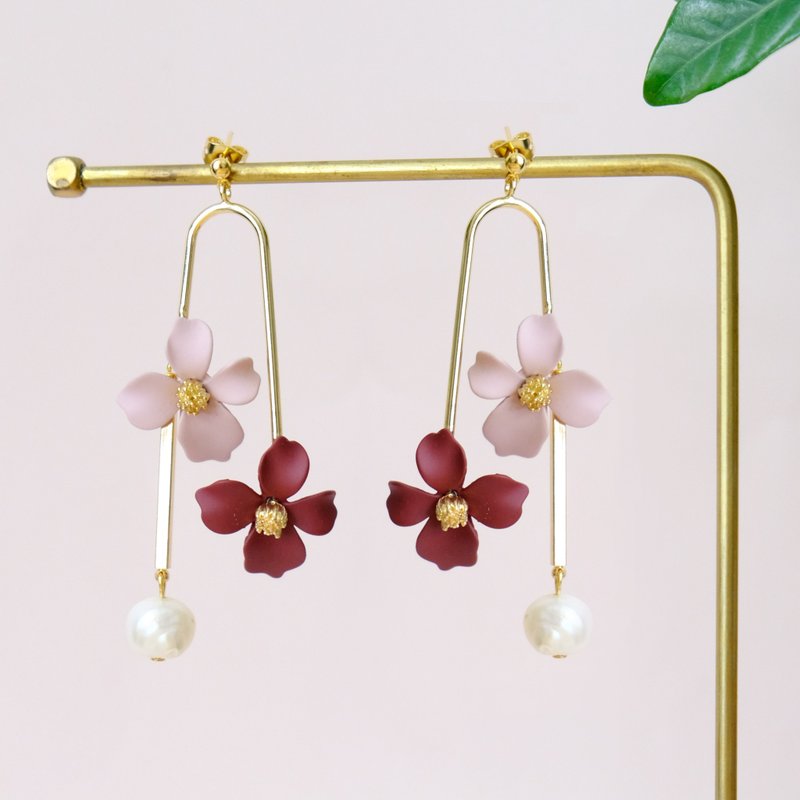 ALYSSA & JAMES 粉红色配酒红色樱花 天然珍珠耳环 (可转耳夹) - 耳环/耳夹 - 其他材质 多色