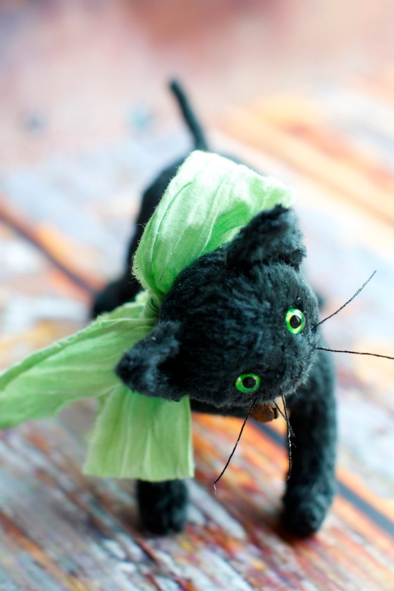 Little black Cat created with vintage plush - 玩偶/公仔 - 其他材质 黑色