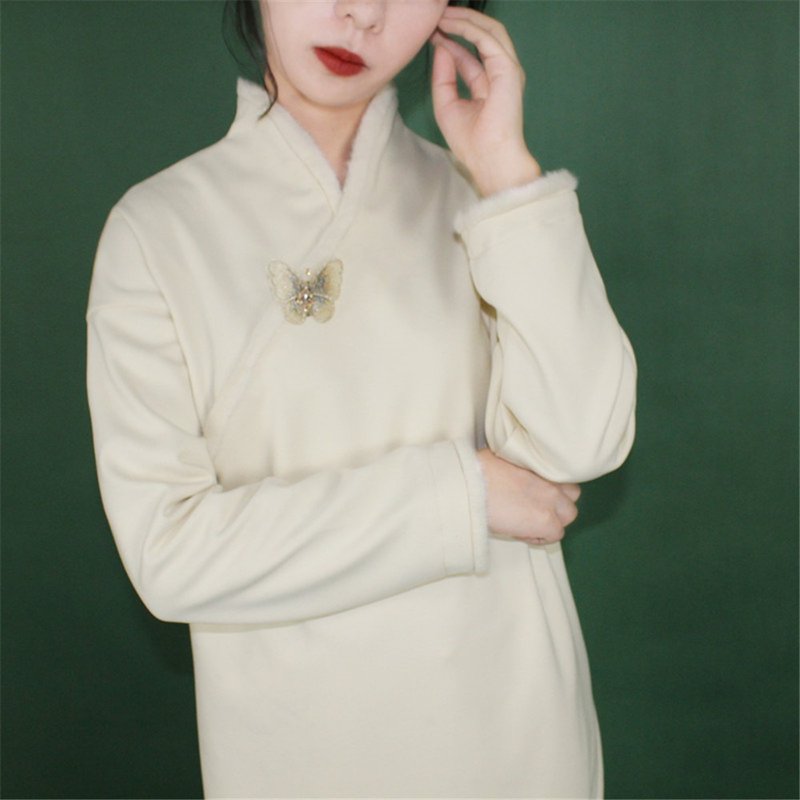米白色 3色 溫柔兔毛和服領洋裝送胸針 新中式中秋春節改良旗袍 - 旗袍 - 聚酯纤维 白色