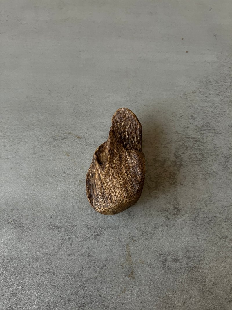 【重油老料生闻香】达拉干沉香 手把件 A06(9克)送收纳袋/展示架 - 香薰/精油/线香 - 木头 