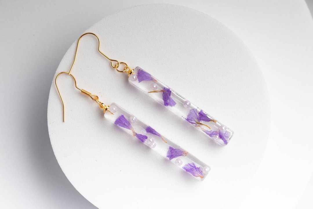 Handmade resin earrings - 耳环/耳夹 - 塑料 紫色